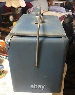 VTG 1950 PROGRESS REFRIGERATOR Pepsi Cola Metal Cooler Ice Box No Tray ORIGINAL